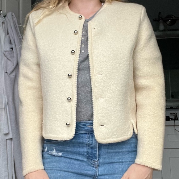 Ashley 100% wool cream cardigan, size 9/10, silver buttons - Picture 2 of 6